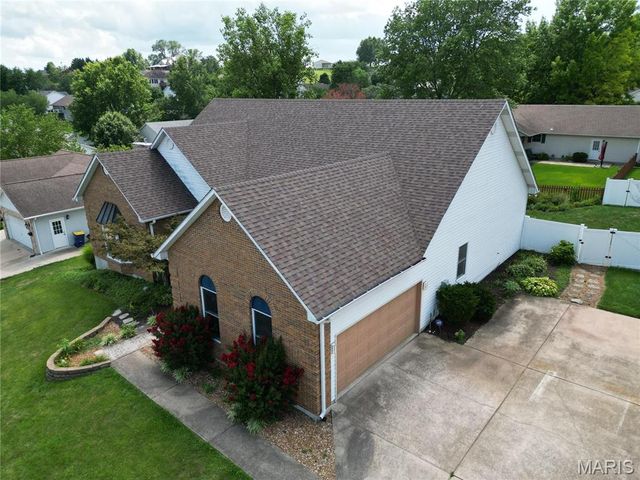 4 Grayson Ridge Drive, Washington, MO 63090