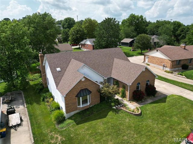 4 Grayson Ridge Drive, Washington, MO 63090