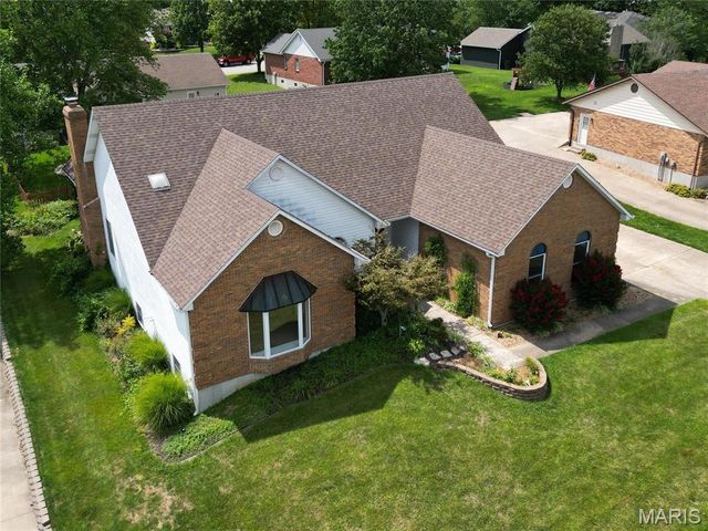 4 Grayson Ridge Drive, Washington, MO 63090