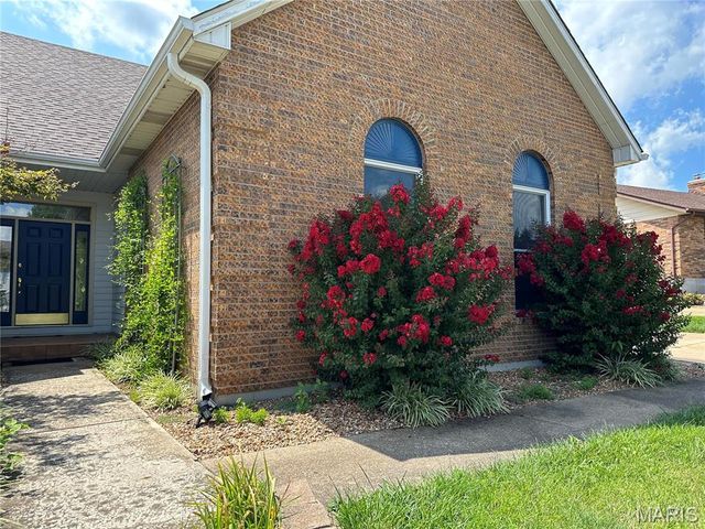 4 Grayson Ridge Drive, Washington, MO 63090