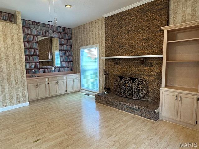 4 Grayson Ridge Drive, Washington, MO 63090