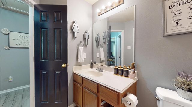 315 Crosby Village Drive, Crosby, TX 77532