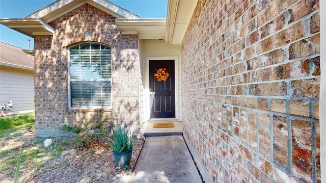 315 Crosby Village Drive, Crosby, TX 77532