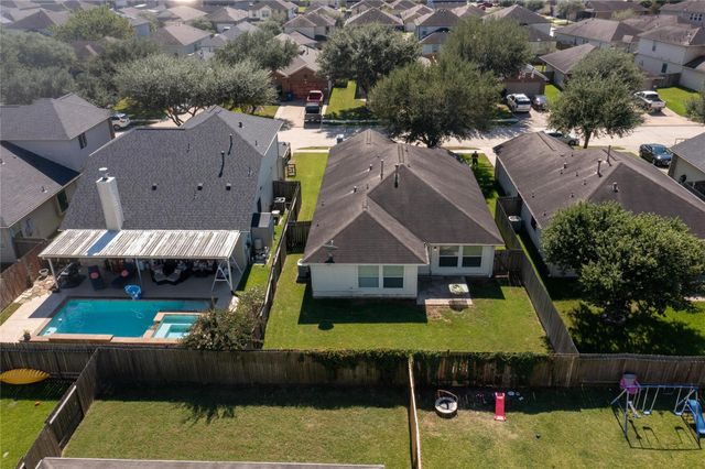 315 Crosby Village Drive, Crosby, TX 77532