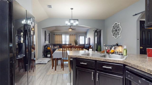 315 Crosby Village Drive, Crosby, TX 77532