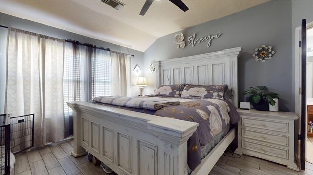 315 Crosby Village Drive, Crosby, TX 77532