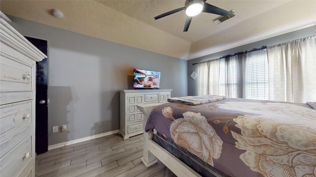 315 Crosby Village Drive, Crosby, TX 77532