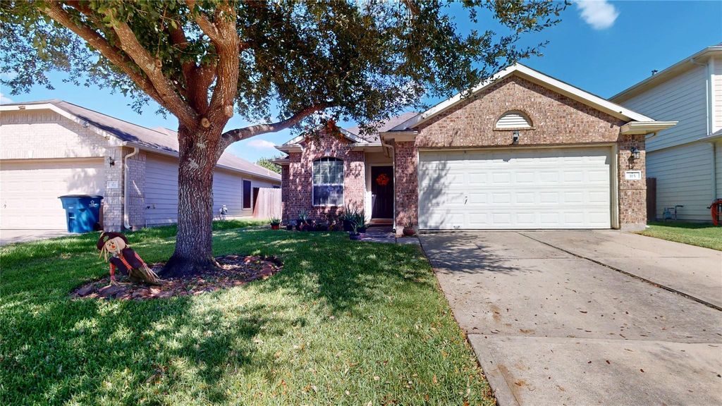 315 Crosby Village Drive, Crosby, TX 77532