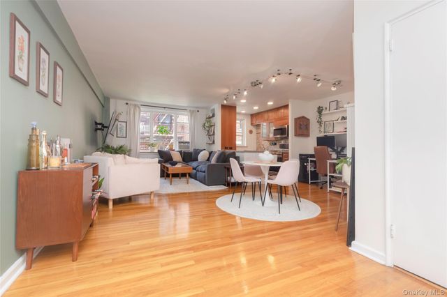 12 Westchester Avenue 2J, White Plains, NY 10601