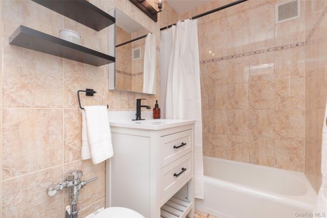 12 Westchester Avenue 2J, White Plains, NY 10601
