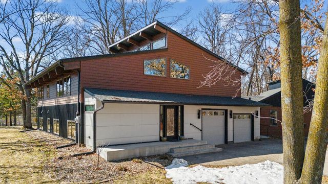 6835 Buckthorn Drive NW, Rochester, MN 55901