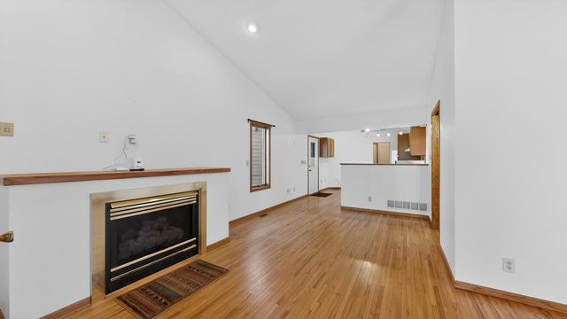 6835 Buckthorn Drive NW, Rochester, MN 55901