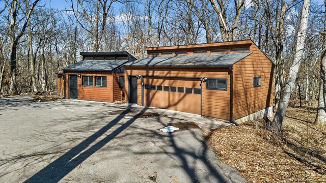 6835 Buckthorn Drive NW, Rochester, MN 55901