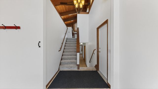 6835 Buckthorn Drive NW, Rochester, MN 55901