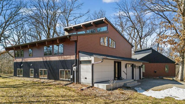 6835 Buckthorn Drive NW, Rochester, MN 55901