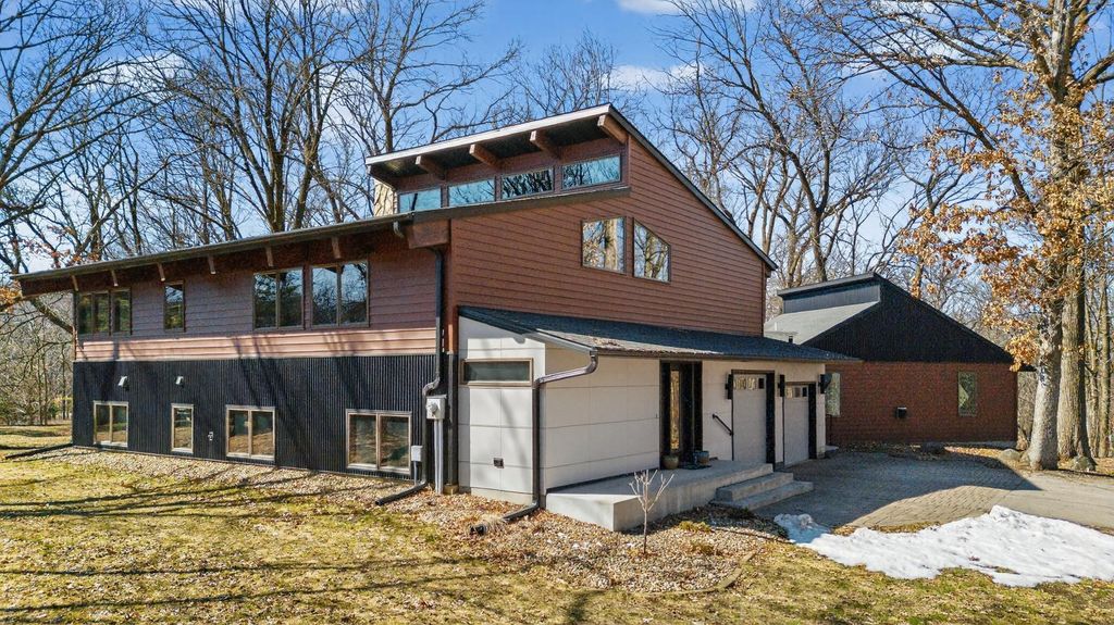 6835 Buckthorn Drive NW, Rochester, MN 55901