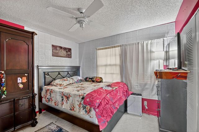 2 Cambridge Place, Boynton Beach, FL 33426