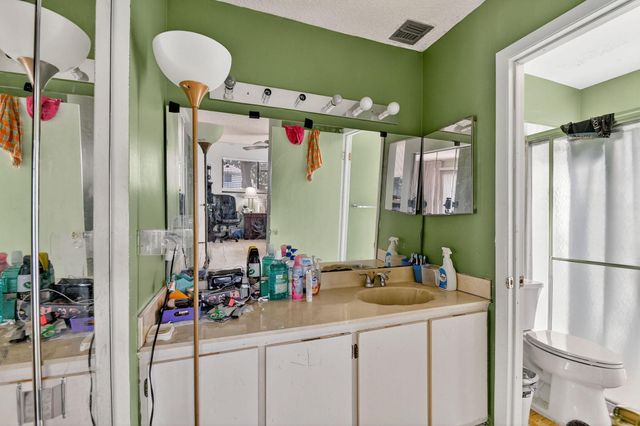 2 Cambridge Place, Boynton Beach, FL 33426