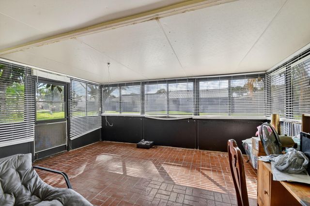 2 Cambridge Place, Boynton Beach, FL 33426