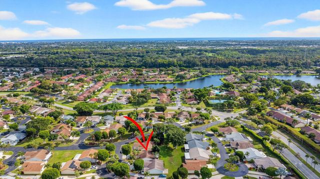 2 Cambridge Place, Boynton Beach, FL 33426
