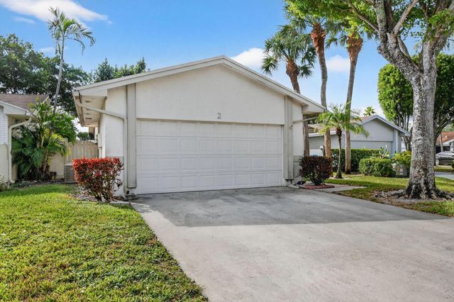 2 Cambridge Place, Boynton Beach, FL 33426
