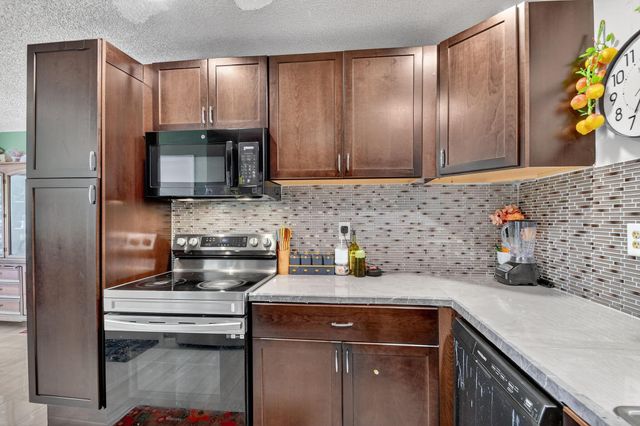 2 Cambridge Place, Boynton Beach, FL 33426