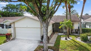 2 Cambridge Place, Boynton Beach, FL 33426