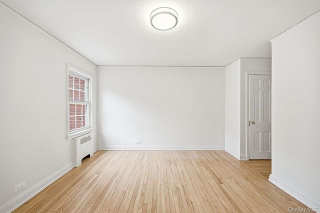 61 Davis Avenue E, White Plains, NY 10605