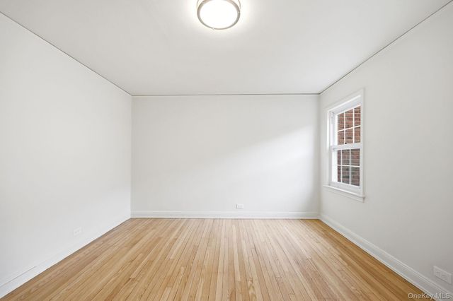 61 Davis Avenue E, White Plains, NY 10605