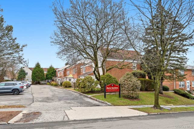 61 Davis Avenue E, White Plains, NY 10605