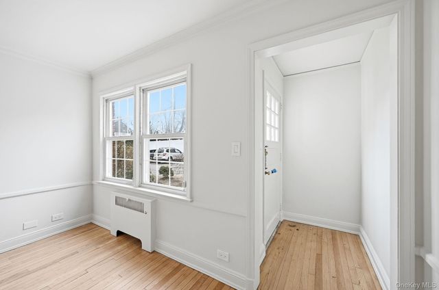 61 Davis Avenue E, White Plains, NY 10605