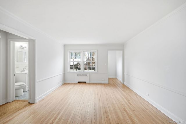 61 Davis Avenue E, White Plains, NY 10605