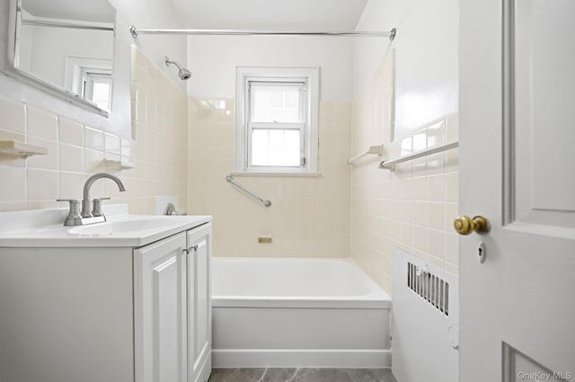 61 Davis Avenue E, White Plains, NY 10605