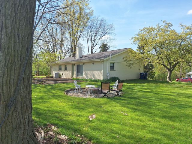 227 Juneway Terrace, Lake Bluff, IL 60044