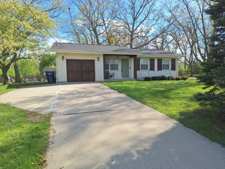 227 Juneway Terrace, Lake Bluff, IL 60044