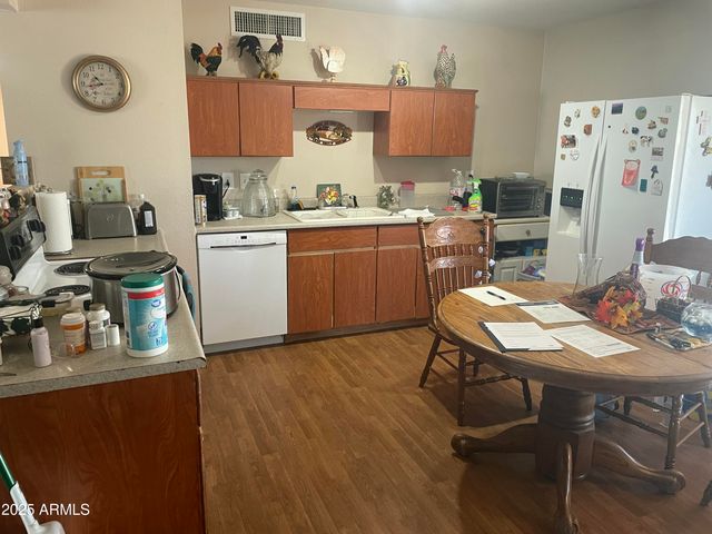 5301 W COUNTRY GABLES Drive, Glendale, AZ 85306