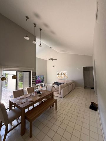 6125 Via Laguna Lane, Boca Raton, FL 33433