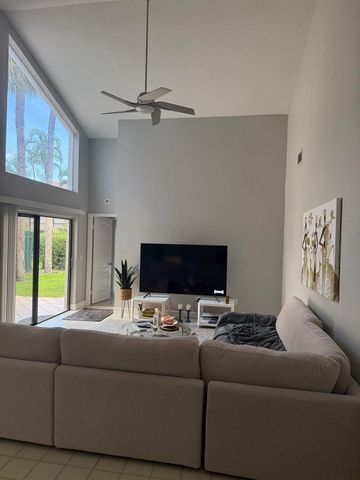 6125 Via Laguna Lane, Boca Raton, FL 33433