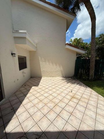 6125 Via Laguna Lane, Boca Raton, FL 33433