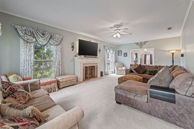 941 S Texas Street, De Leon, TX 76444