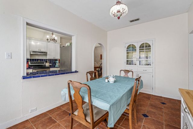 941 S Texas Street, De Leon, TX 76444