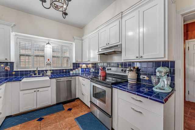 941 S Texas Street, De Leon, TX 76444