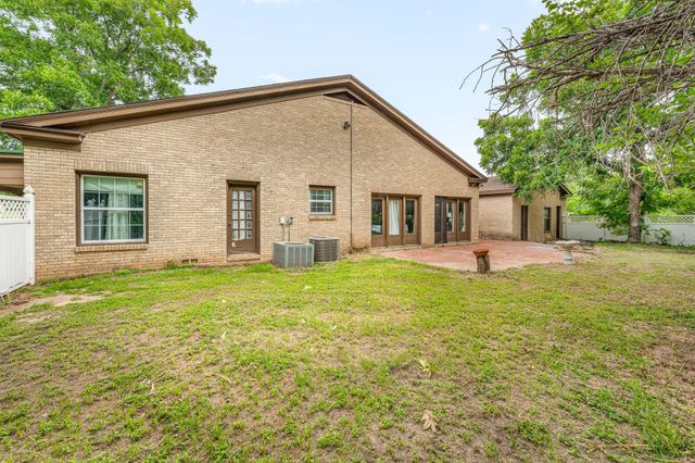 941 S Texas Street, De Leon, TX 76444