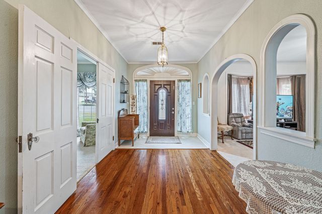 941 S Texas Street, De Leon, TX 76444