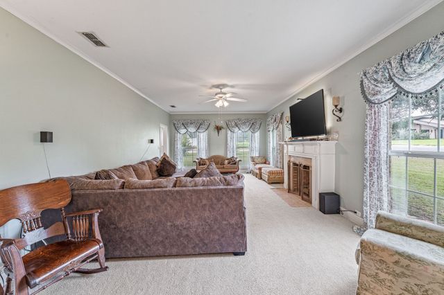 941 S Texas Street, De Leon, TX 76444