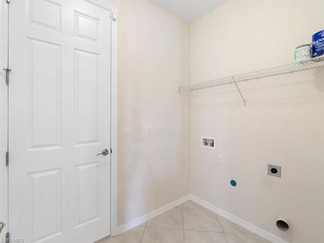 2911 SW 25th PL, Cape Coral, FL 33914
