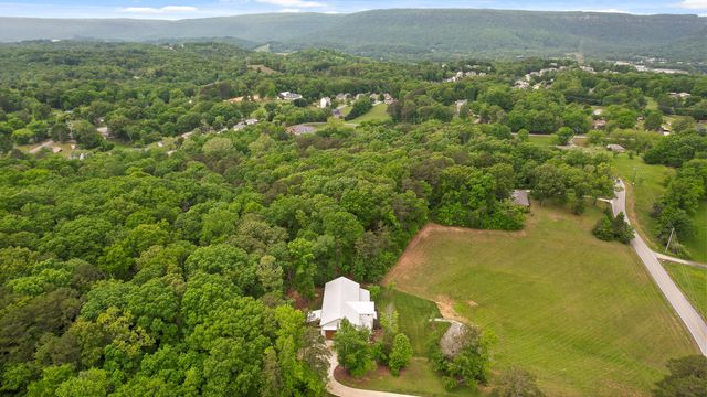 1440 Bowman Road, Hixson, TN 37343