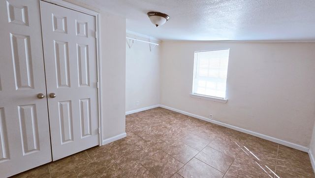 810 E 14th St, Odessa, TX 79761