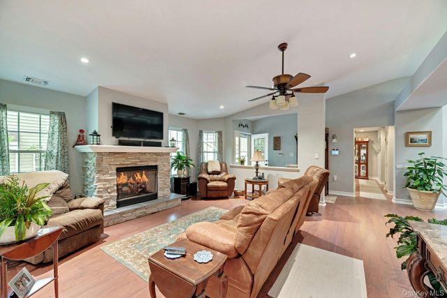 104 Glen Drive, Ridge, NY 11961