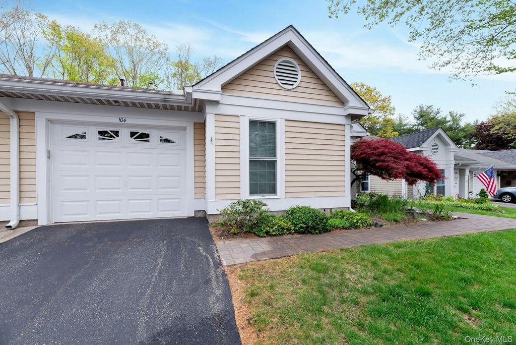 104 Glen Drive, Ridge, NY 11961